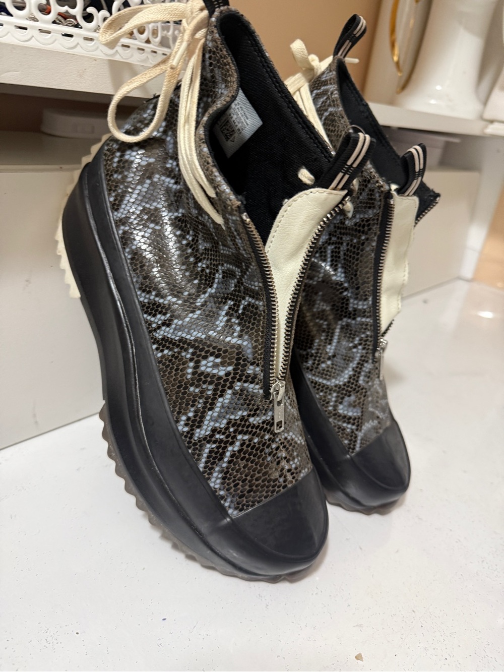 CONVERSE Womens Black Snakeskin Platform Ankle Sneakers - Picture 12 of 16